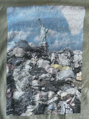 Supreme America is Garbage “trash” tee in light olive XL